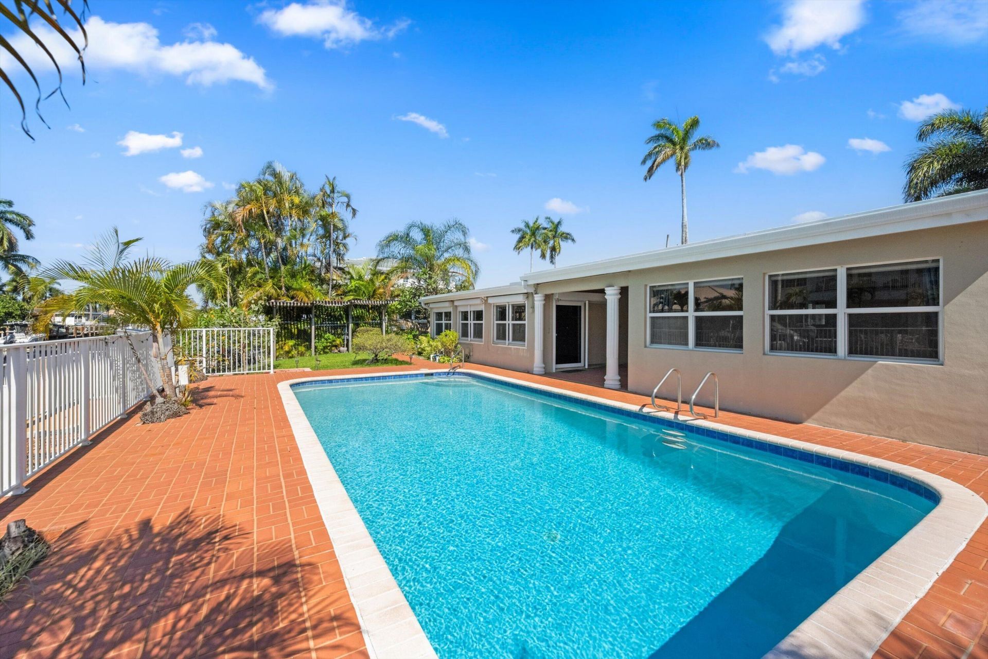 330 SE 9th Court, Pompano Beach, FL 33060 Photo
