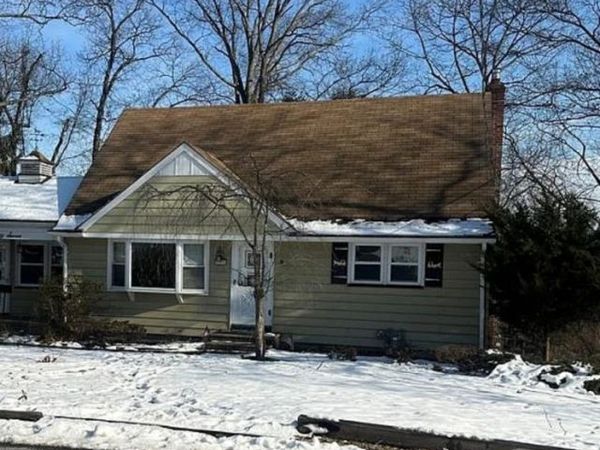 97 Wortendyke Ave, Emerson, NJ 07630