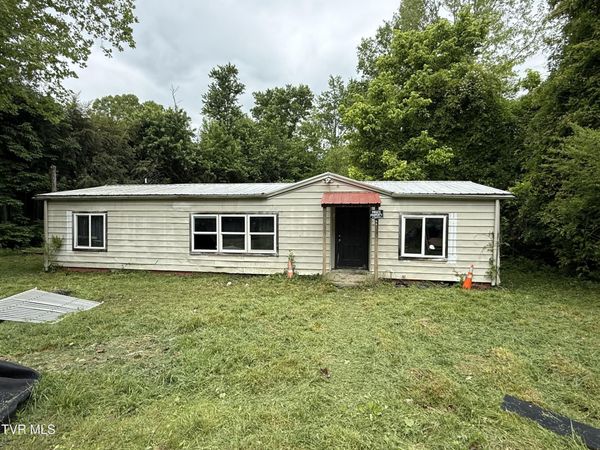 733 Taggart Avenue, Big Stone Gap, VA 24219