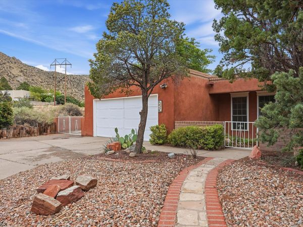 3216 Casa Bonita Drive NE, Albuquerque, NM 87111