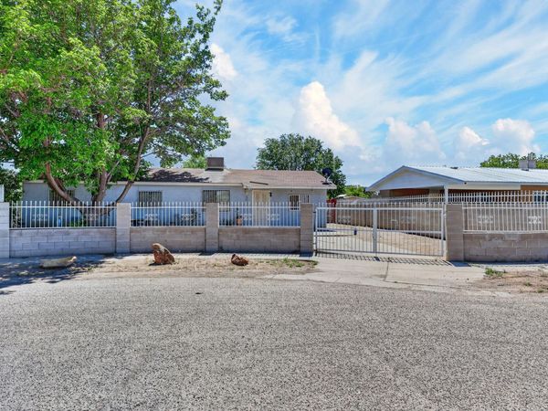 307 Los Pinos Road, Bernalillo, NM 87004