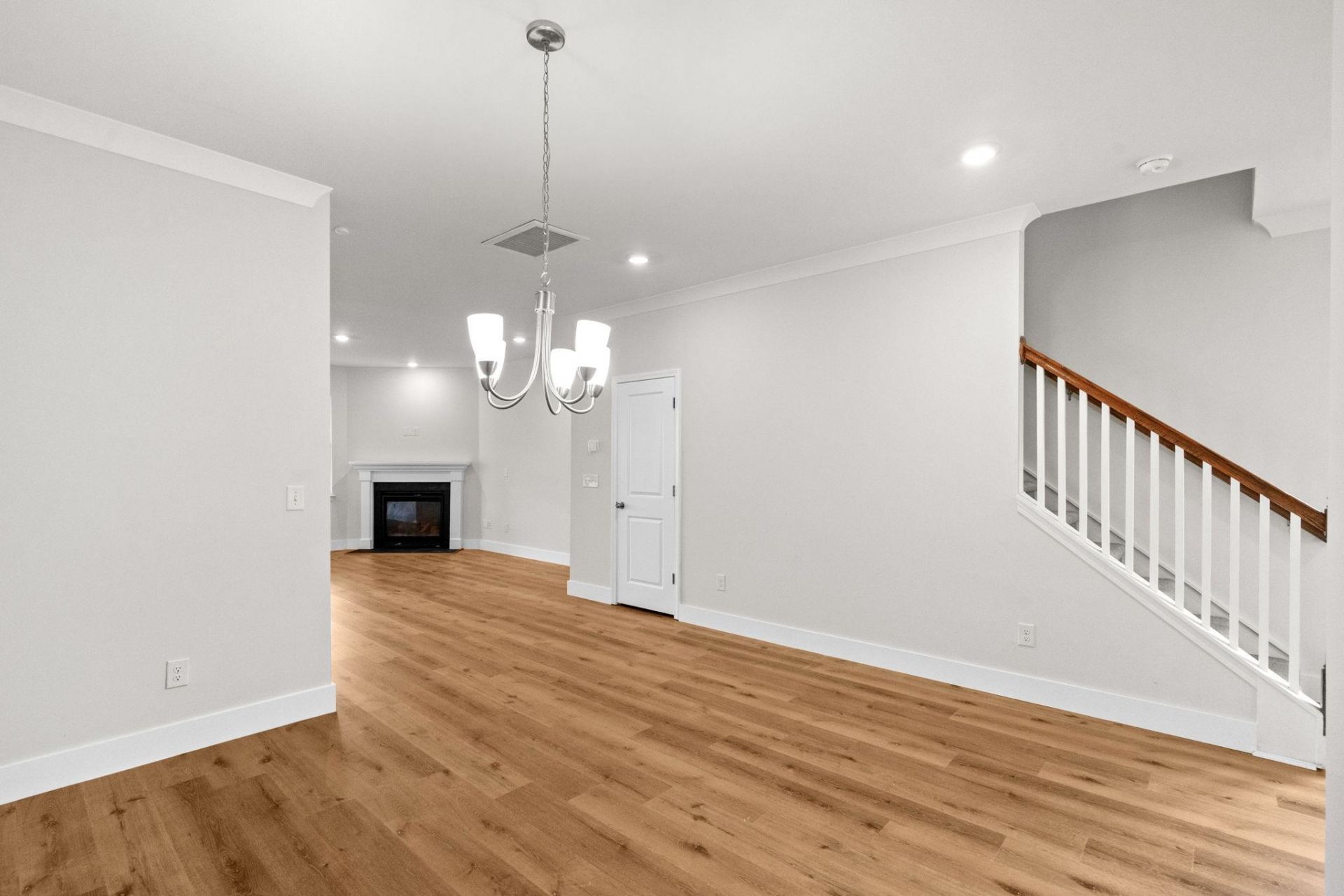 1091 Harbison Circle Photo 11