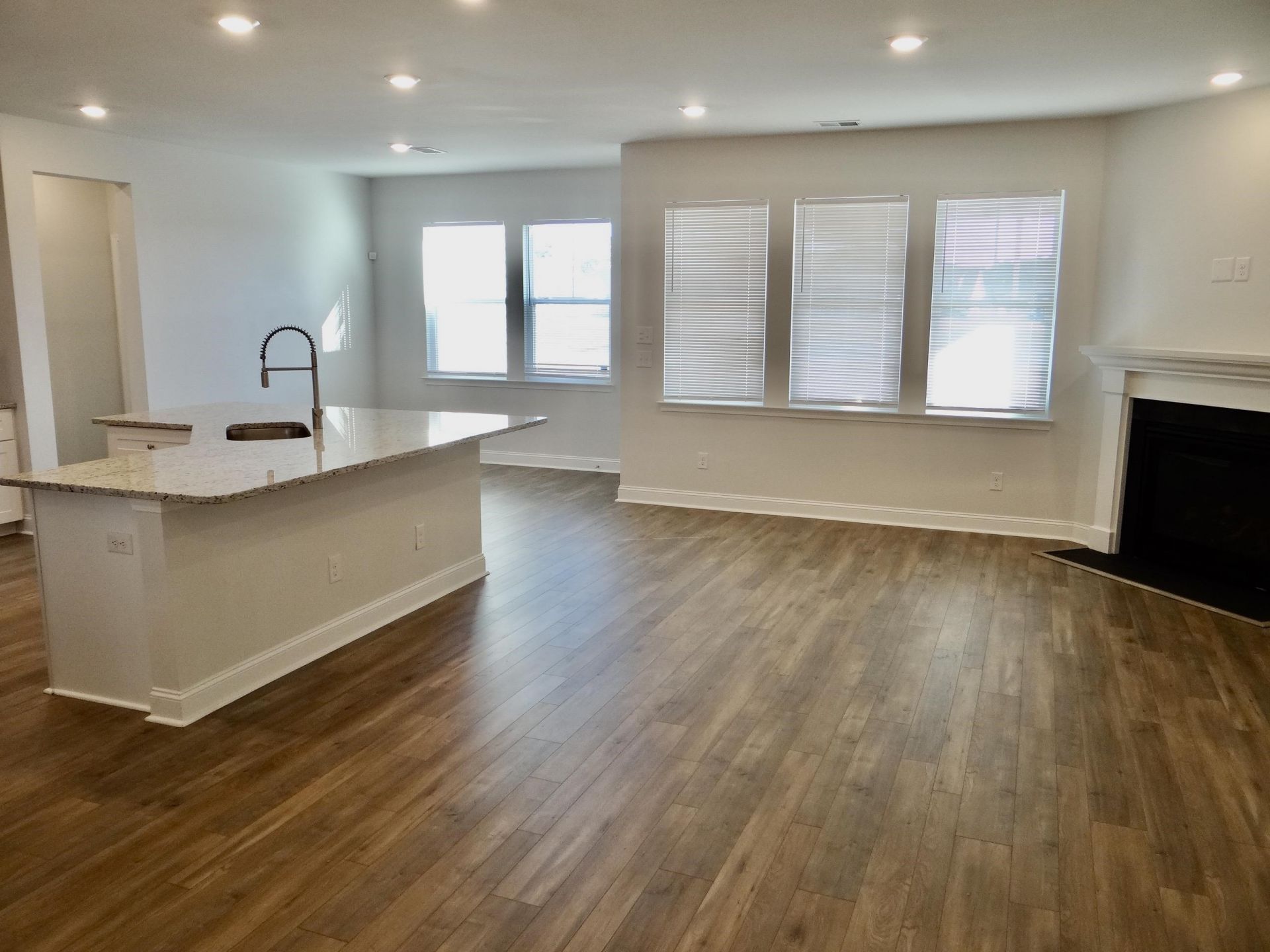 1091 Harbison Circle Photo 11