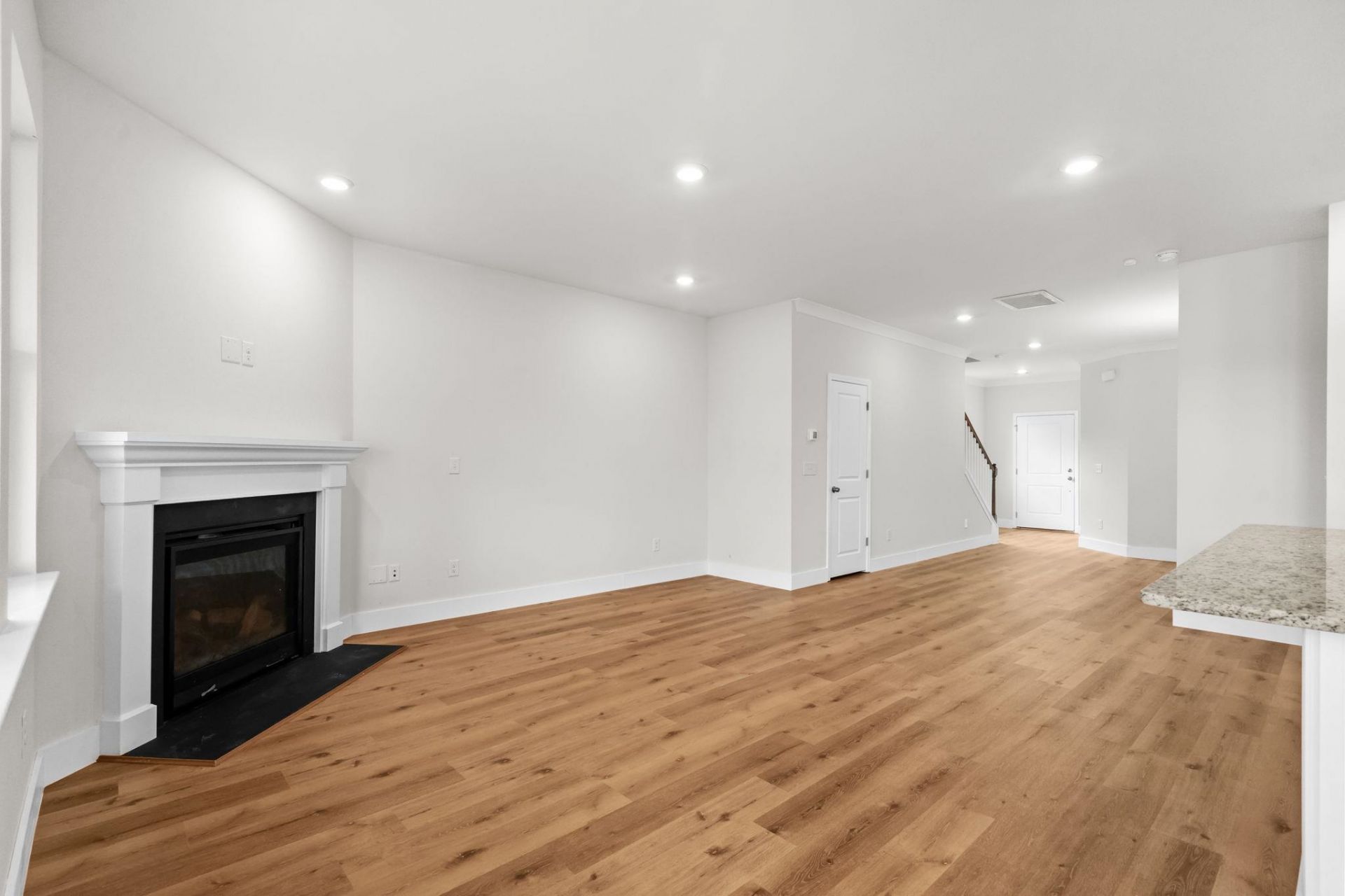 1091 Harbison Circle Photo 15