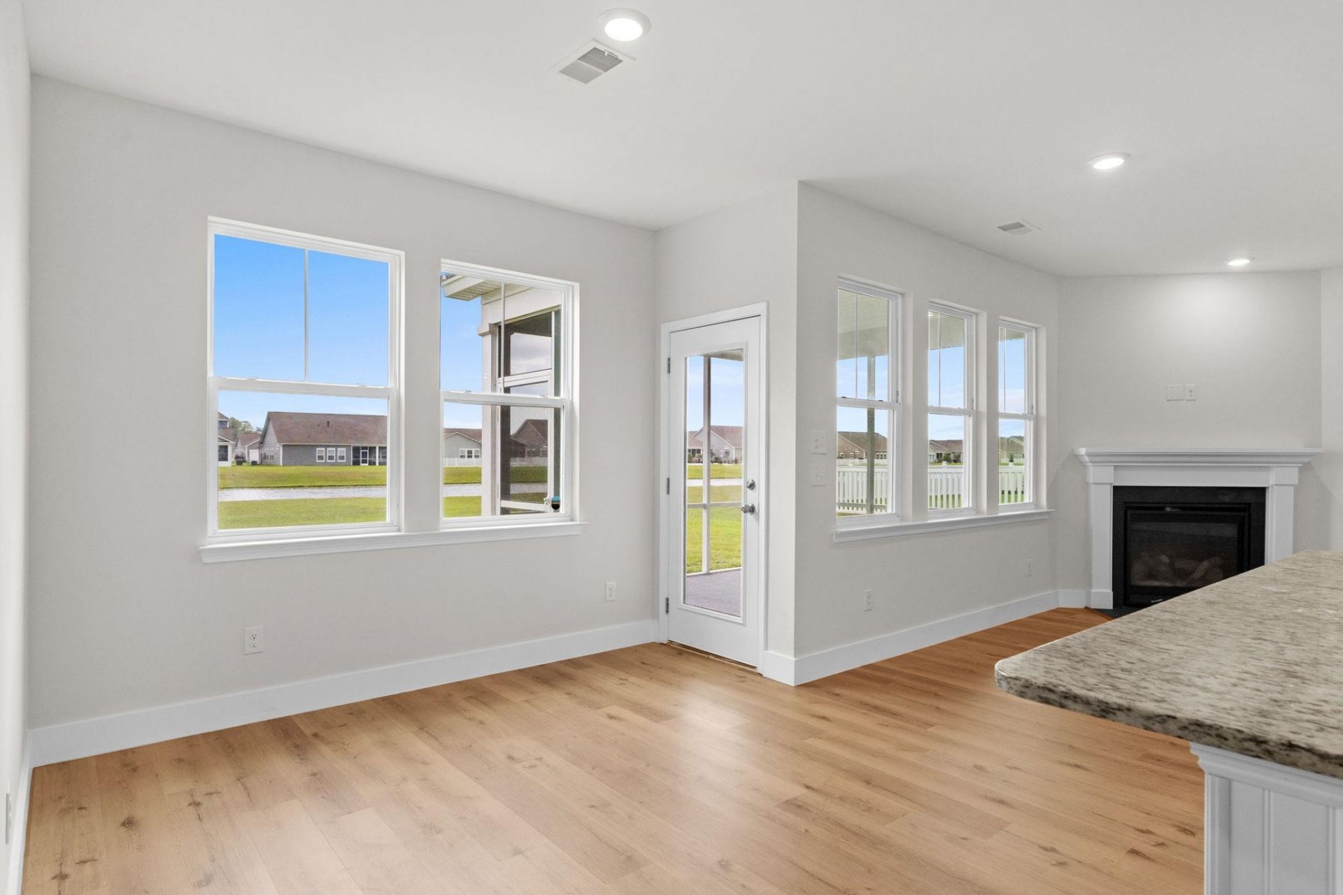 1091 Harbison Circle Photo 18