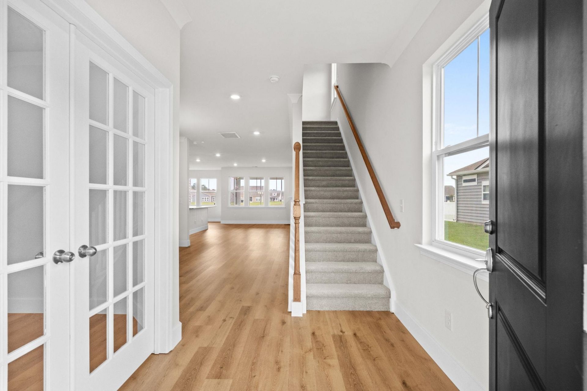 1091 Harbison Circle Photo 6