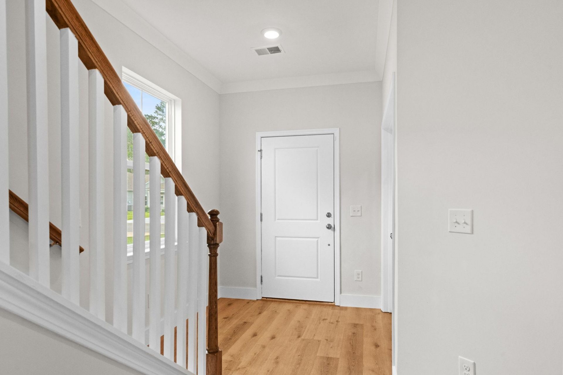 1091 Harbison Circle Photo 9
