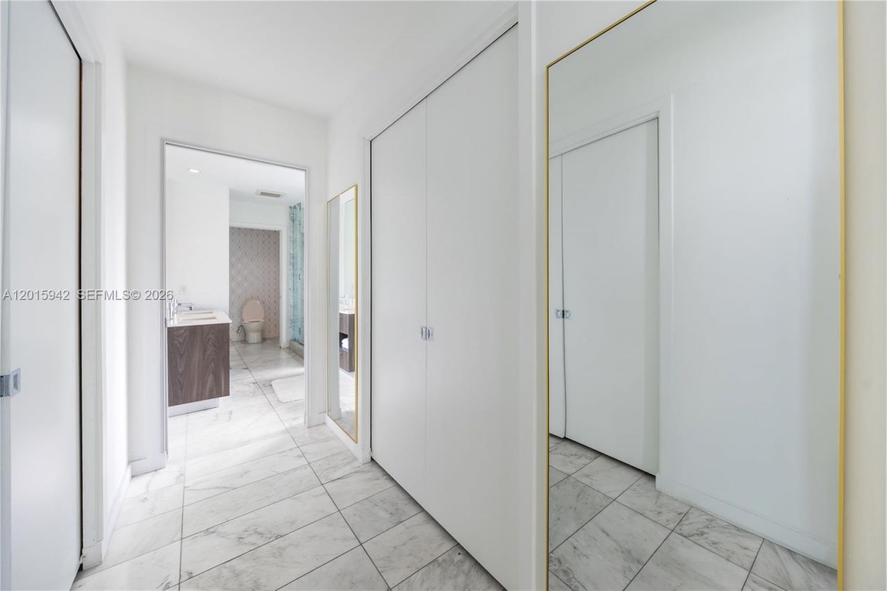 480 NE 31st St, Unit 2407, Miami, FL 33137 Photo