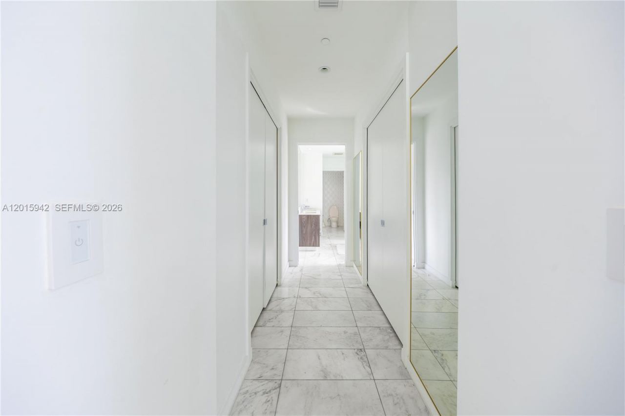 480 NE 31st St, Unit 2407, Miami, FL 33137 Photo