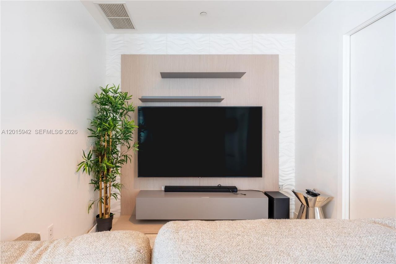 480 NE 31st St, Unit 2407, Miami, FL 33137 Photo