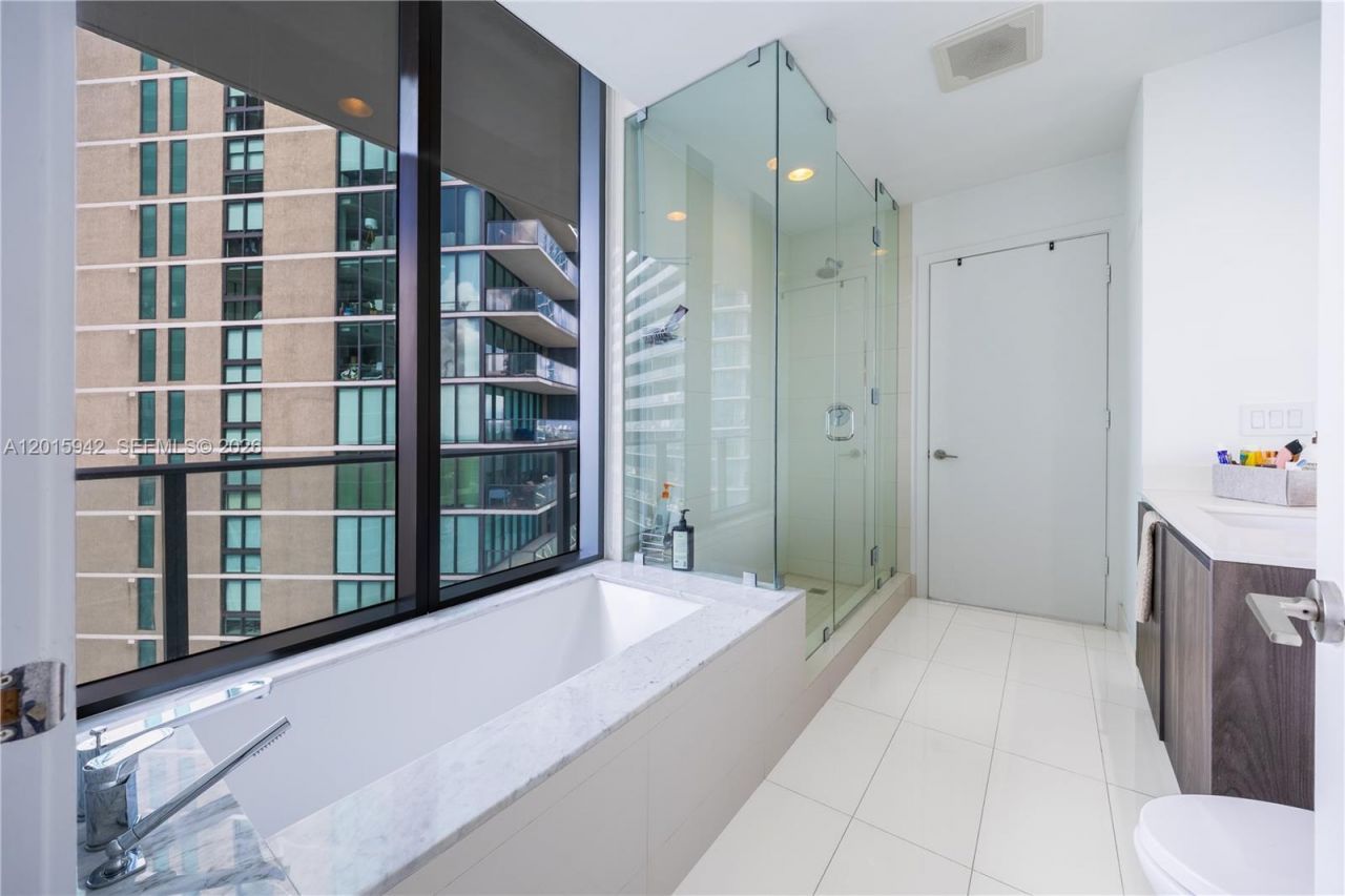 480 NE 31st St, Unit 2407, Miami, FL 33137 Photo