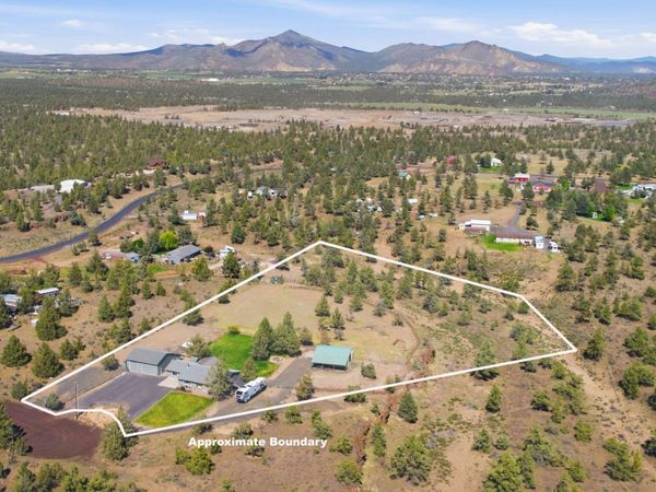 5900 NW 59th Street, Redmond, OR 97756