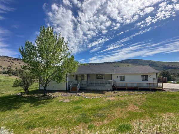 1839 Melanie Court, Klamath Falls, OR 97601