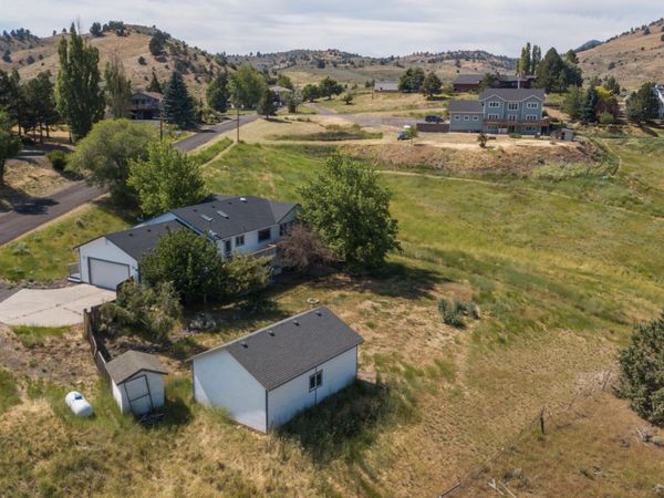 1839 Melanie Court, Klamath Falls, OR 97601