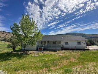 1839 Melanie Court Klamath Falls, OR 97601