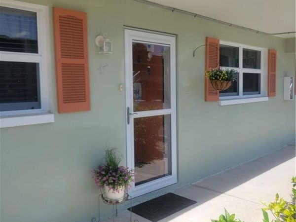 200 Valley Stream DR, Unit 4B, NAPLES, FL 34113