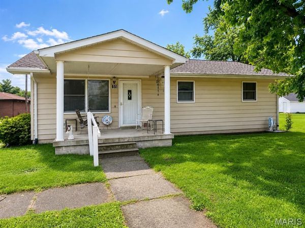 651 Dora Street, Beckemeyer, IL 62219