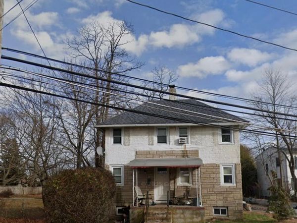 West Islip, NY 11795