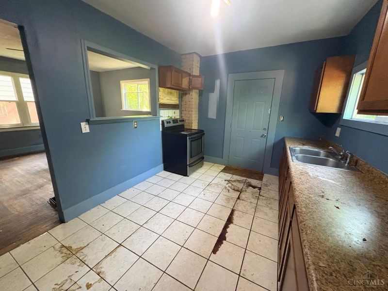2723 Robert Avenue, Cincinnati, OH 45211 Photo 5