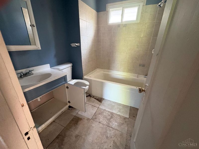 2723 Robert Avenue, Cincinnati, OH 45211 Photo 6