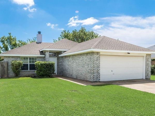 1415 S Medora Street , Terrell, TX 75160