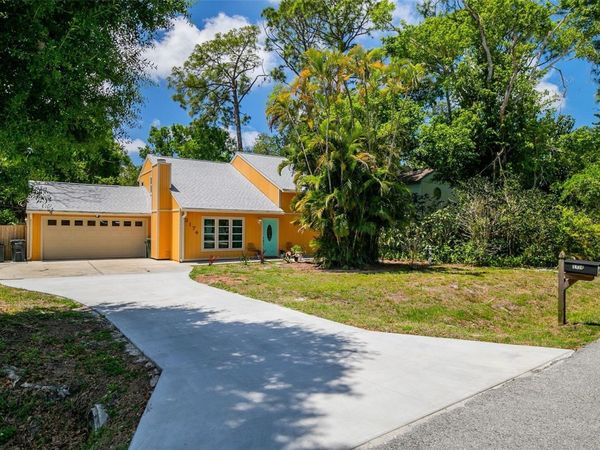 3174 PEACHTREE STREET, SARASOTA, FL 34231