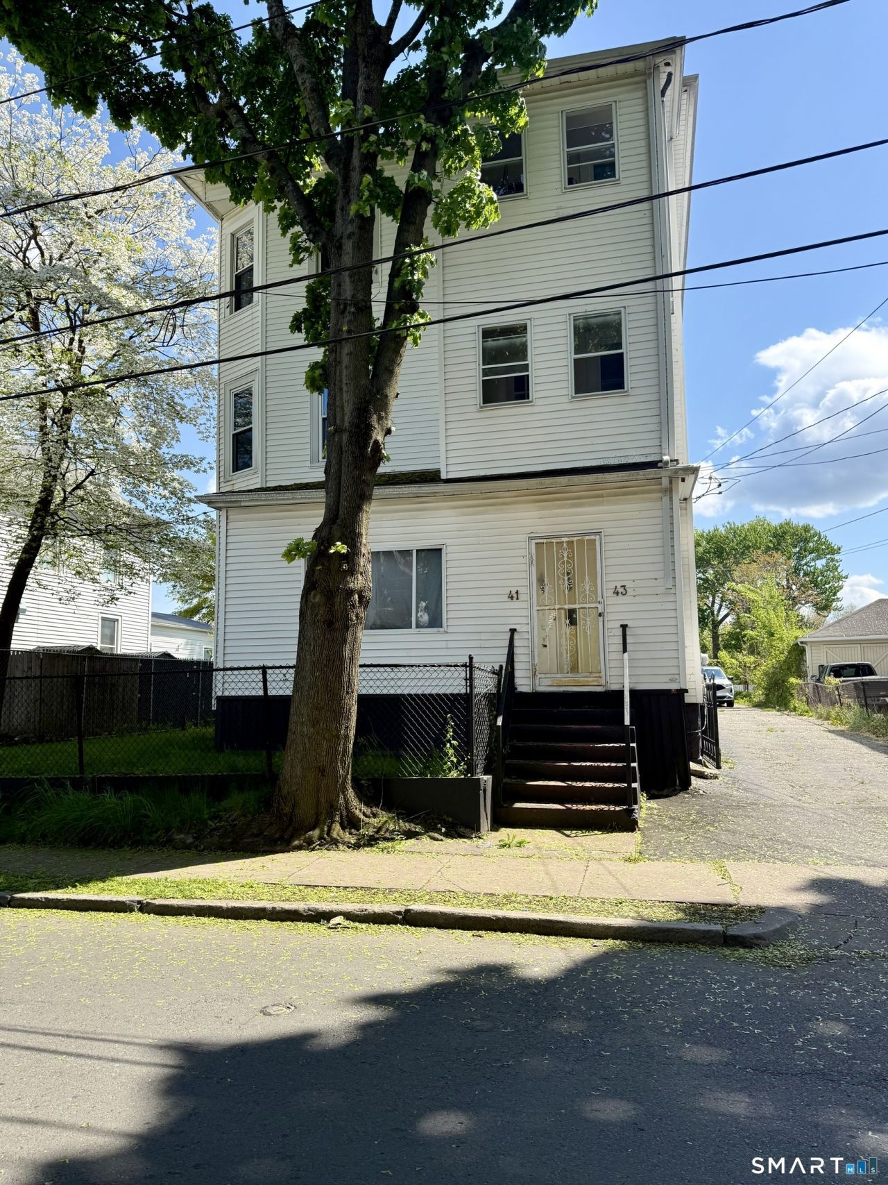 41-43 Kibbe, Hartford, CT 06106 Main Photo
