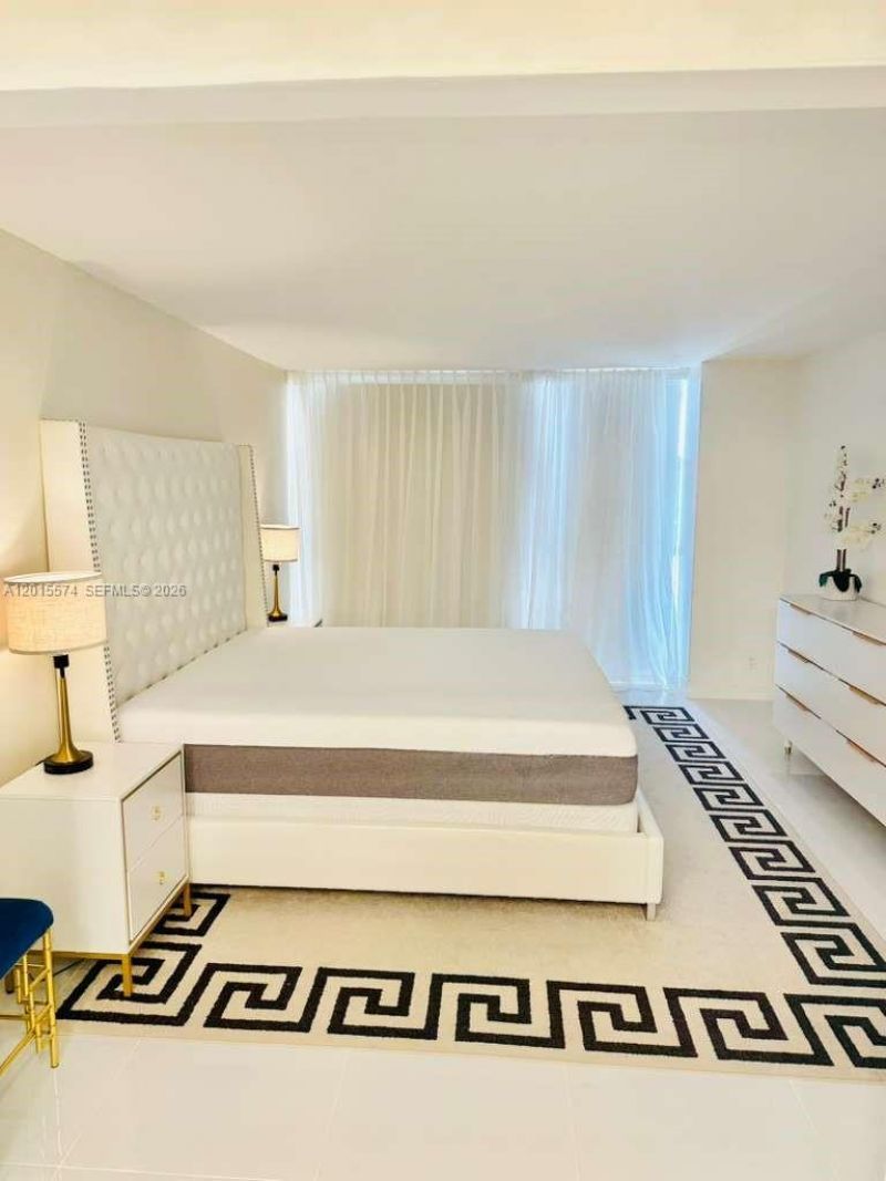 600 Parkview Dr, Unit 1018, Hallandale Beach, FL 33009 Photo