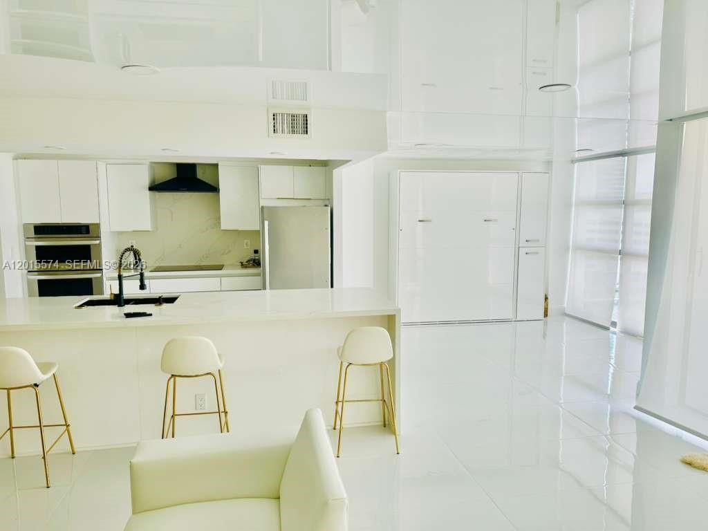 600 Parkview Dr, Unit 1018, Hallandale Beach, FL 33009 Photo