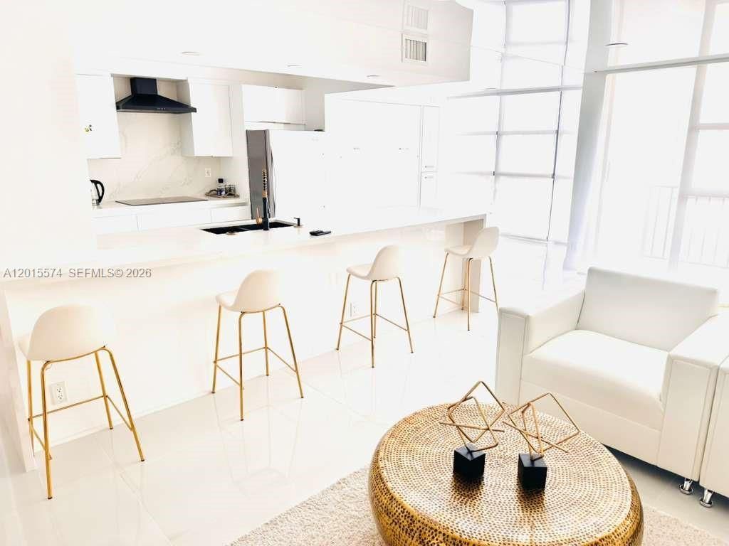 600 Parkview Dr, Unit 1018, Hallandale Beach, FL 33009 Photo
