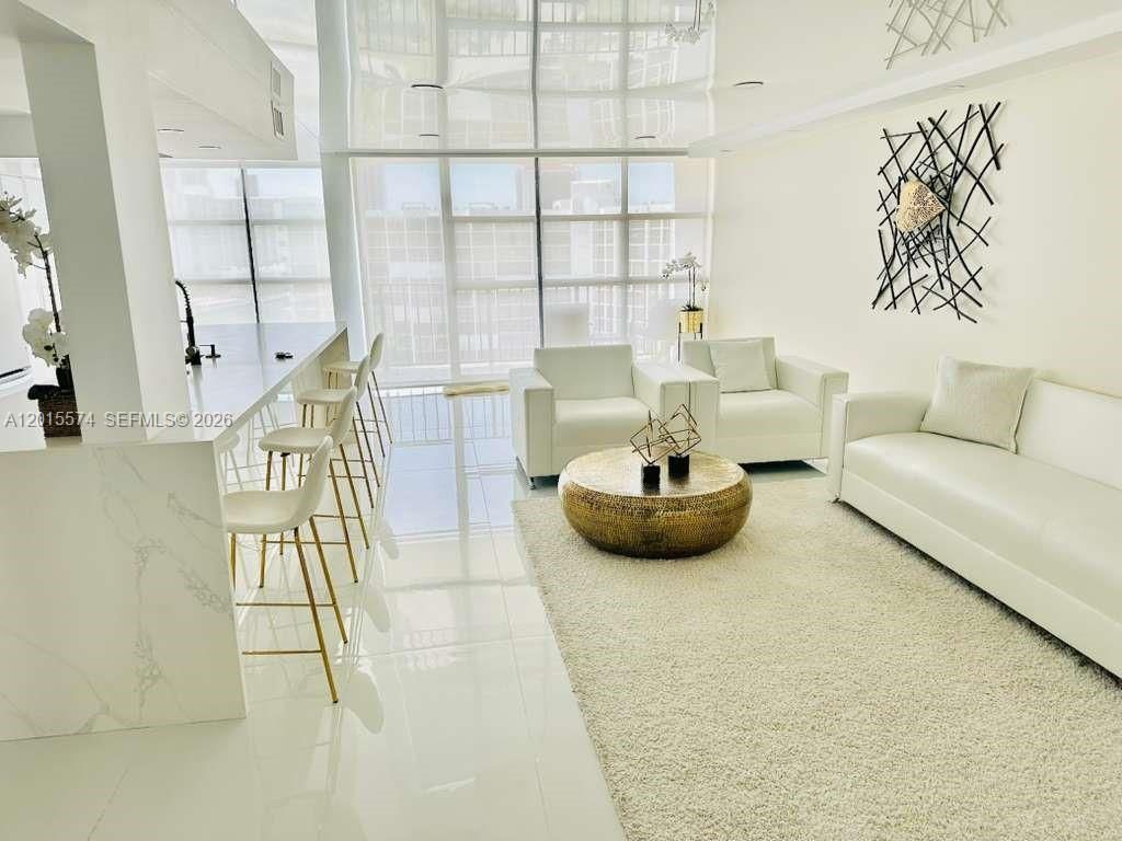600 Parkview Dr, Unit 1018, Hallandale Beach, FL 33009 Photo