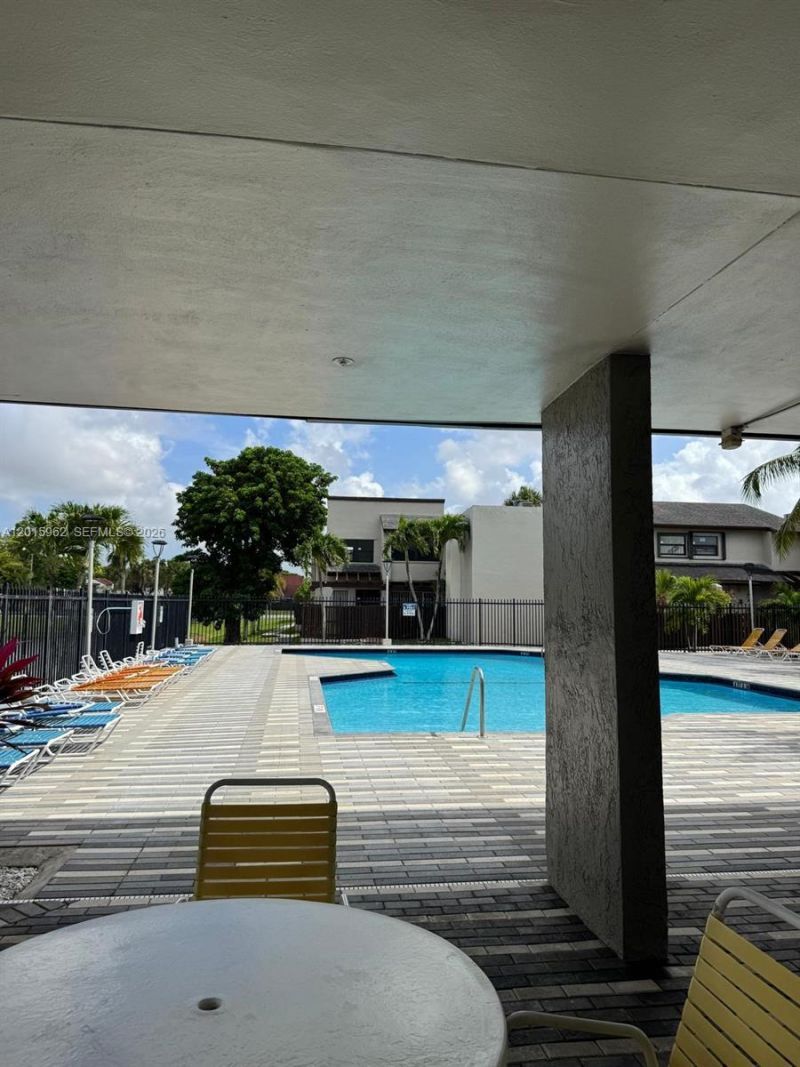 10296 NW 9th St Cir, Unit 202, Miami, FL 33172 Photo