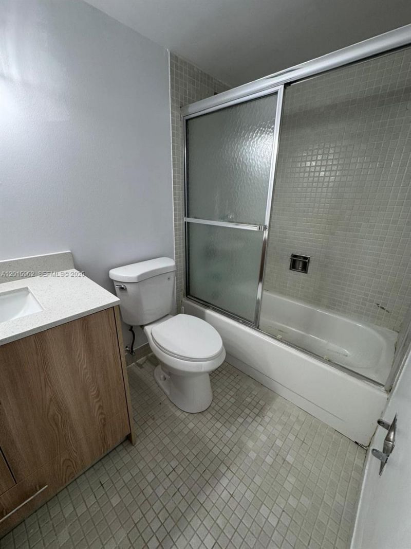 10296 NW 9th St Cir, Unit 202, Miami, FL 33172 Photo