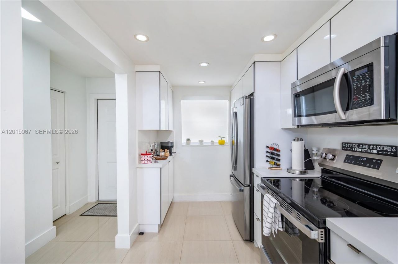8010 SW 152nd Ave, Unit 211, Miami, FL 33193 Photo
