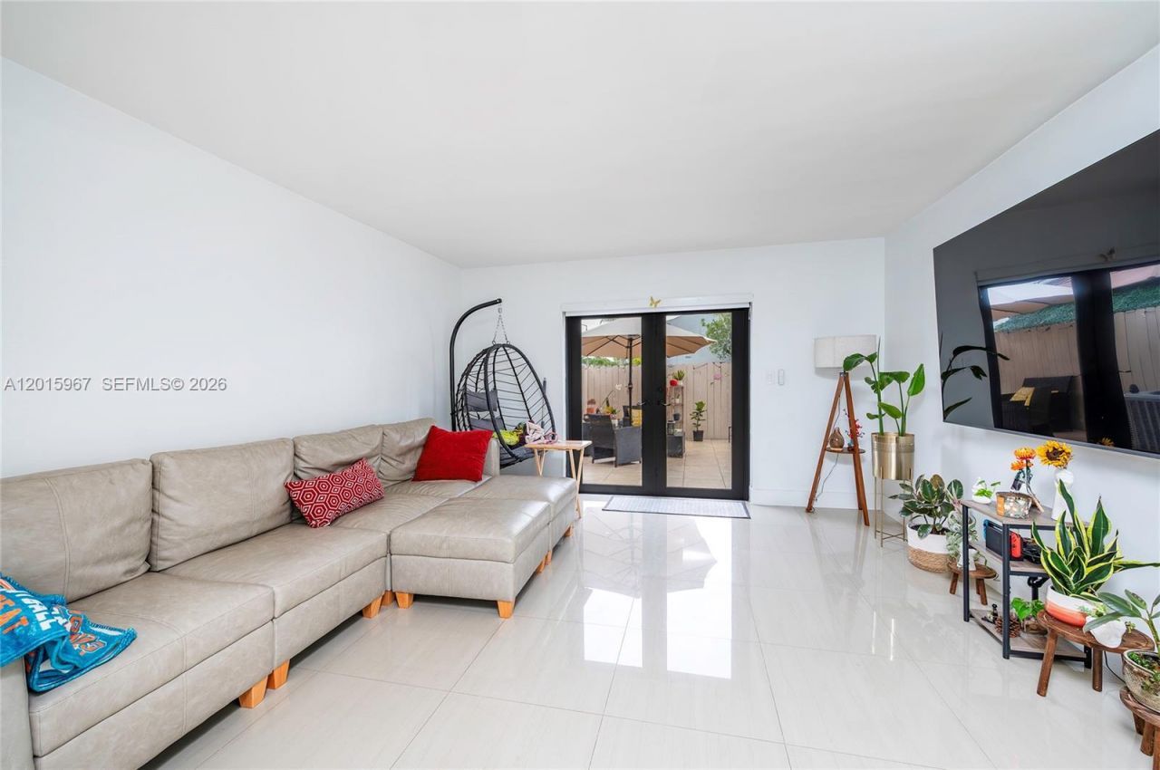 8010 SW 152nd Ave, Unit 211, Miami, FL 33193 Photo