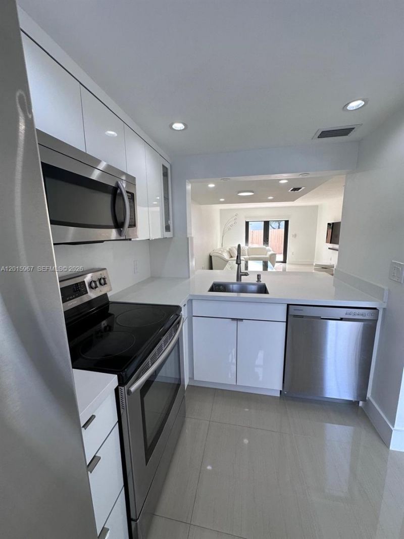8010 SW 152nd Ave, Unit 211, Miami, FL 33193 Photo