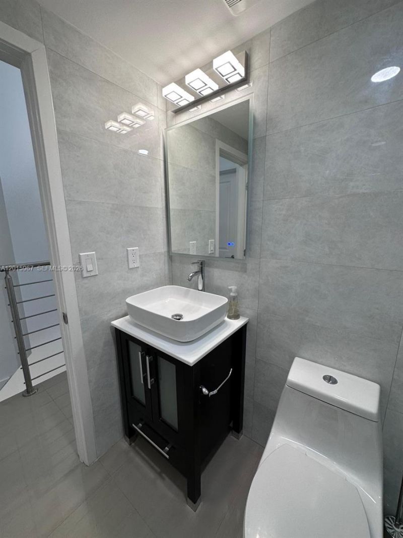 8010 SW 152nd Ave, Unit 211, Miami, FL 33193 Photo