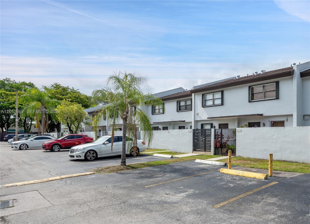 8010 SW 152nd Ave, Unit 211, Miami, FL 33193 Photo