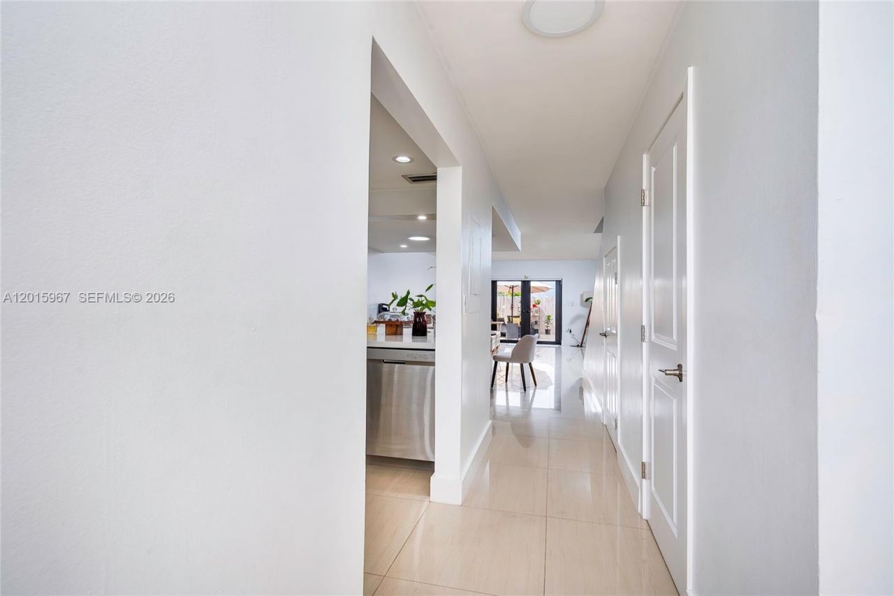 8010 SW 152nd Ave, Unit 211, Miami, FL 33193 Photo