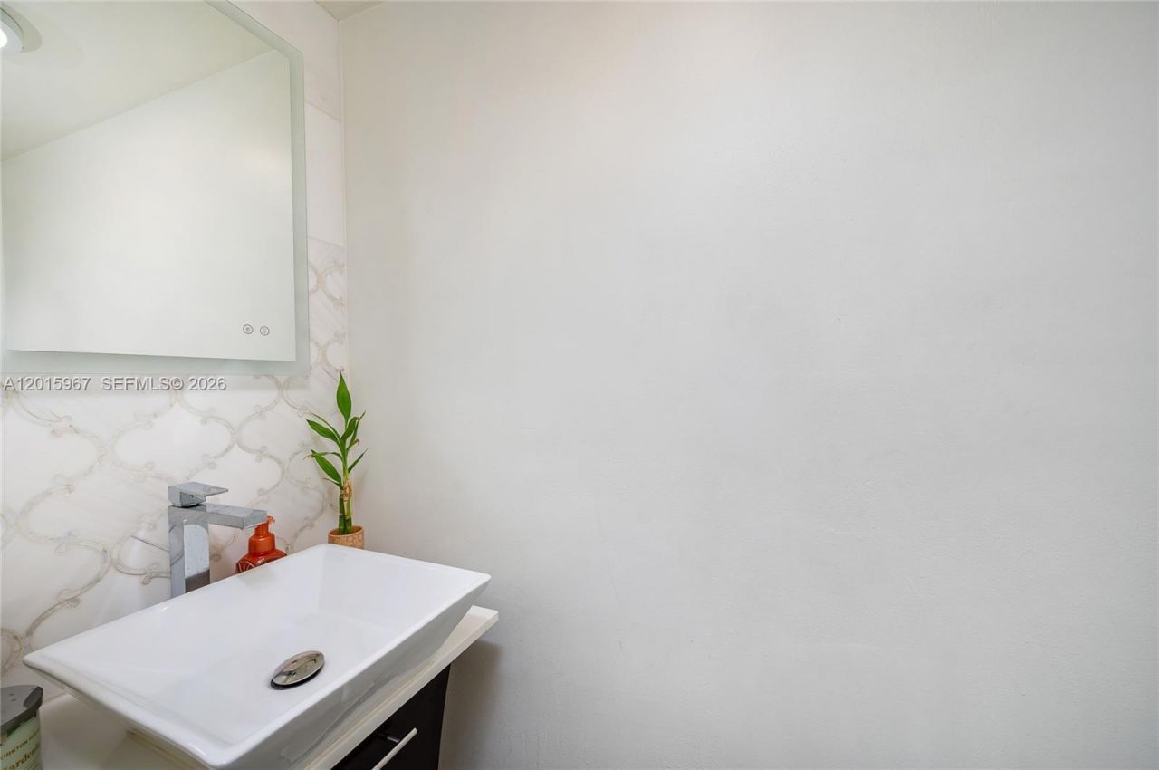 8010 SW 152nd Ave, Unit 211, Miami, FL 33193 Photo
