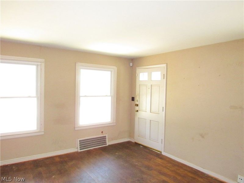 25250 Treadwell Avenue, Euclid, OH 44117 Photo 4