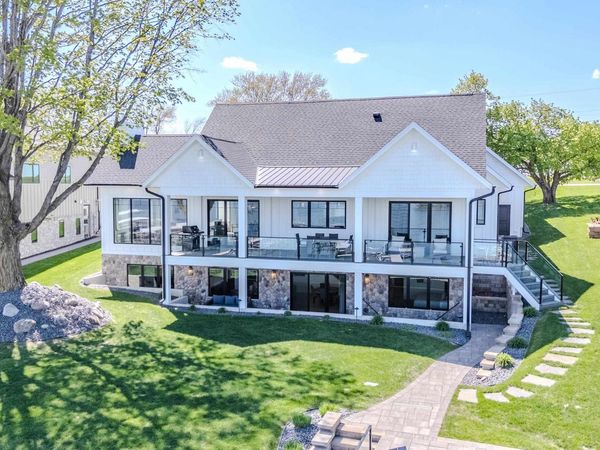 2720 Breezy Heights, Wahpeton, IA 51351