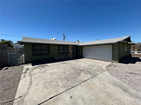 5825 Pebble Beach Boulevard , Las Vegas, NV 89108