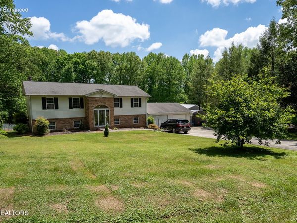 663 W Hills Drive, Harriman, TN 37748