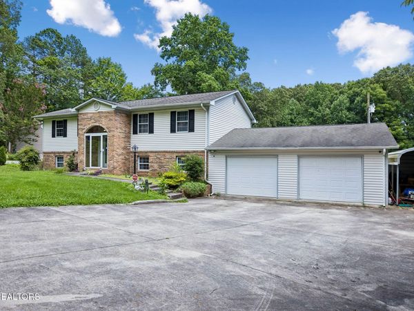 663 W Hills Drive, Harriman, TN 37748