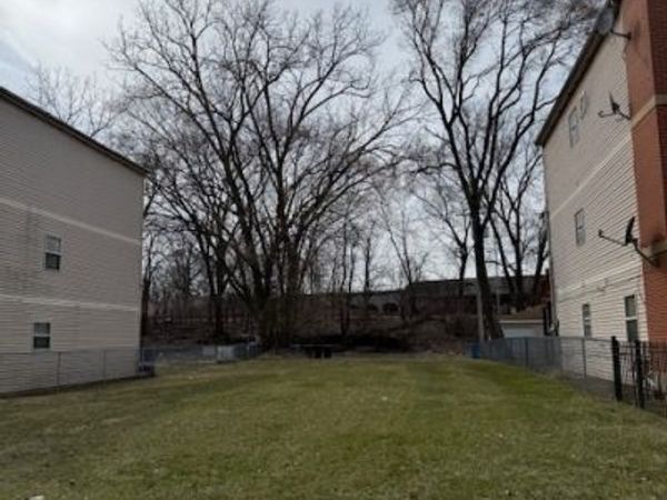 7912 S Parnell Avenue, Chicago, IL 60620