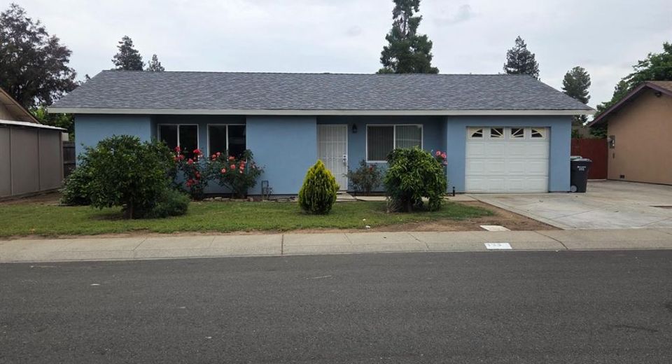 933 Meadowview Dr, Galt, CA 95632 Photo