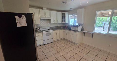 933 Meadowview Dr, Galt, CA 95632 Photo