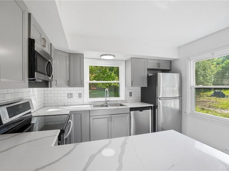 8560 Zoar Road, Hamilton Township, OH 45140 Photo 14