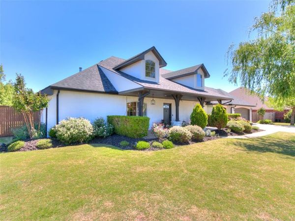 1028 Skyline Boulevard, Edmond, OK 73025